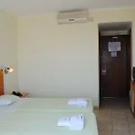 Kris Mari فندق