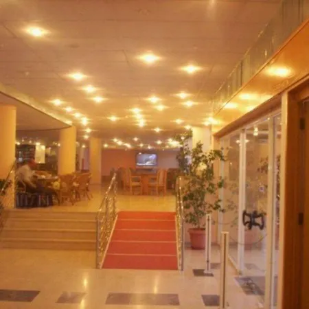 Kris Mari Hotell 3*