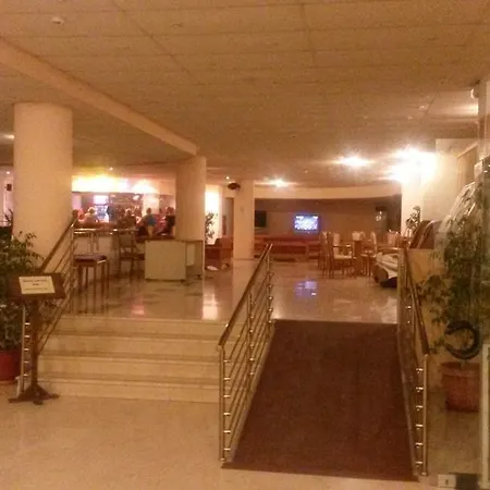Kris Mari Hotell 3*