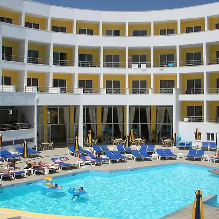 Hotell Kris Mari 3*