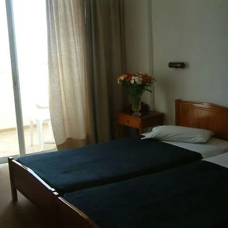 Hotell Kris Mari 3*